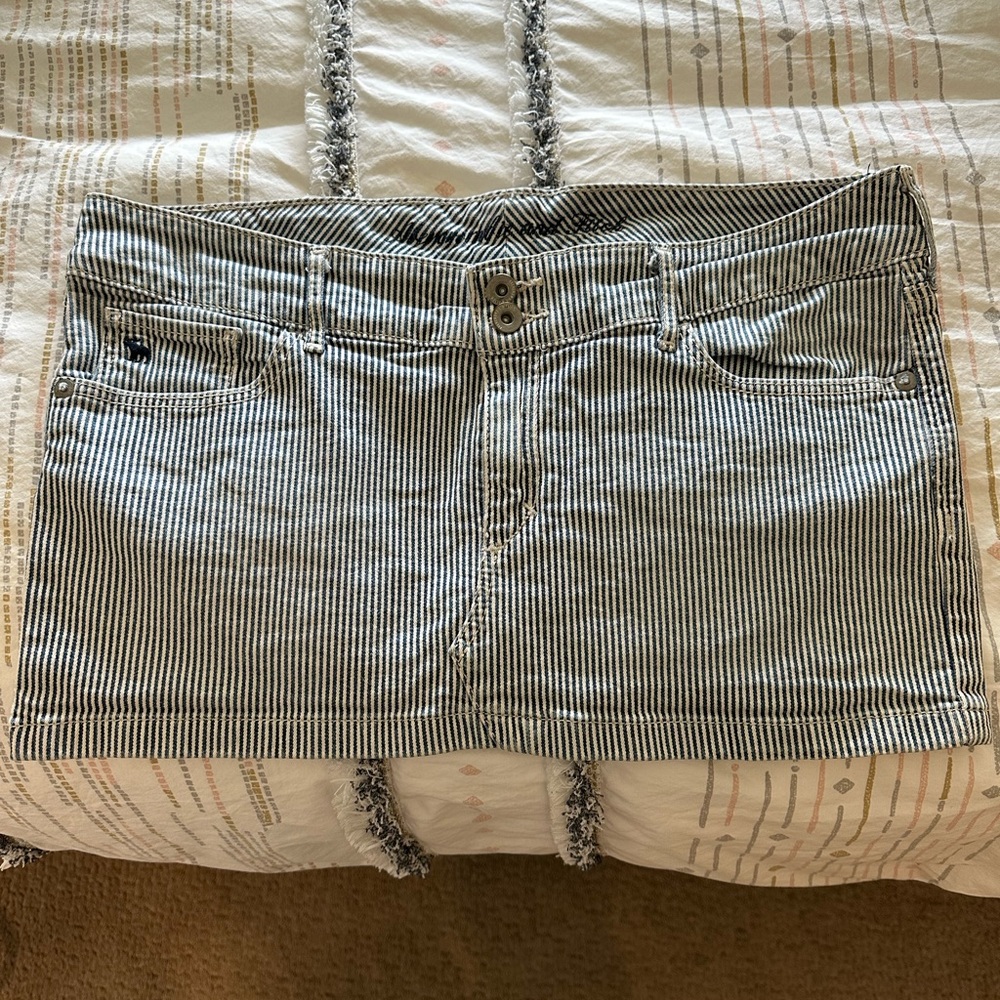 Abercrombie & Fitch skirt - Size 4